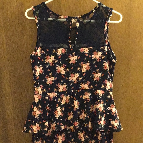 Floral and Lace Pencil Dress - Picture 2 of 5